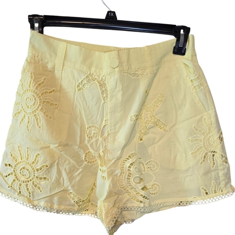 Entro Yellow Eyelet Sun Starfish Scalloped Hem Shorts Large NWT